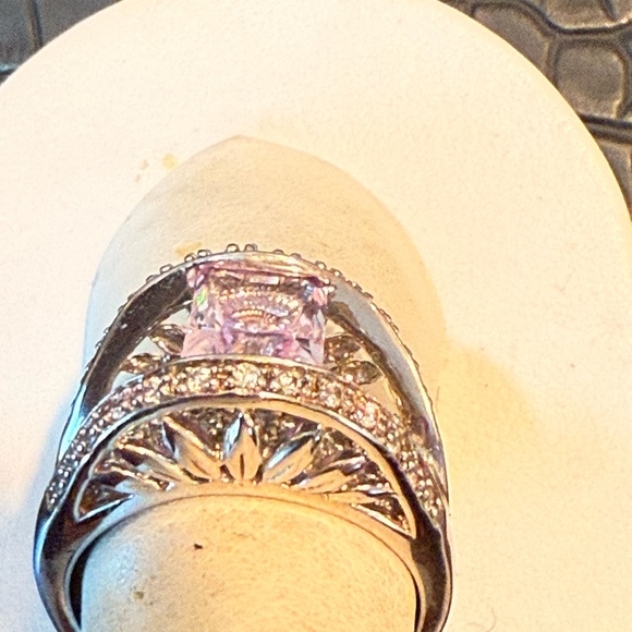 Pink Stone Ring - Picture 5 of 7